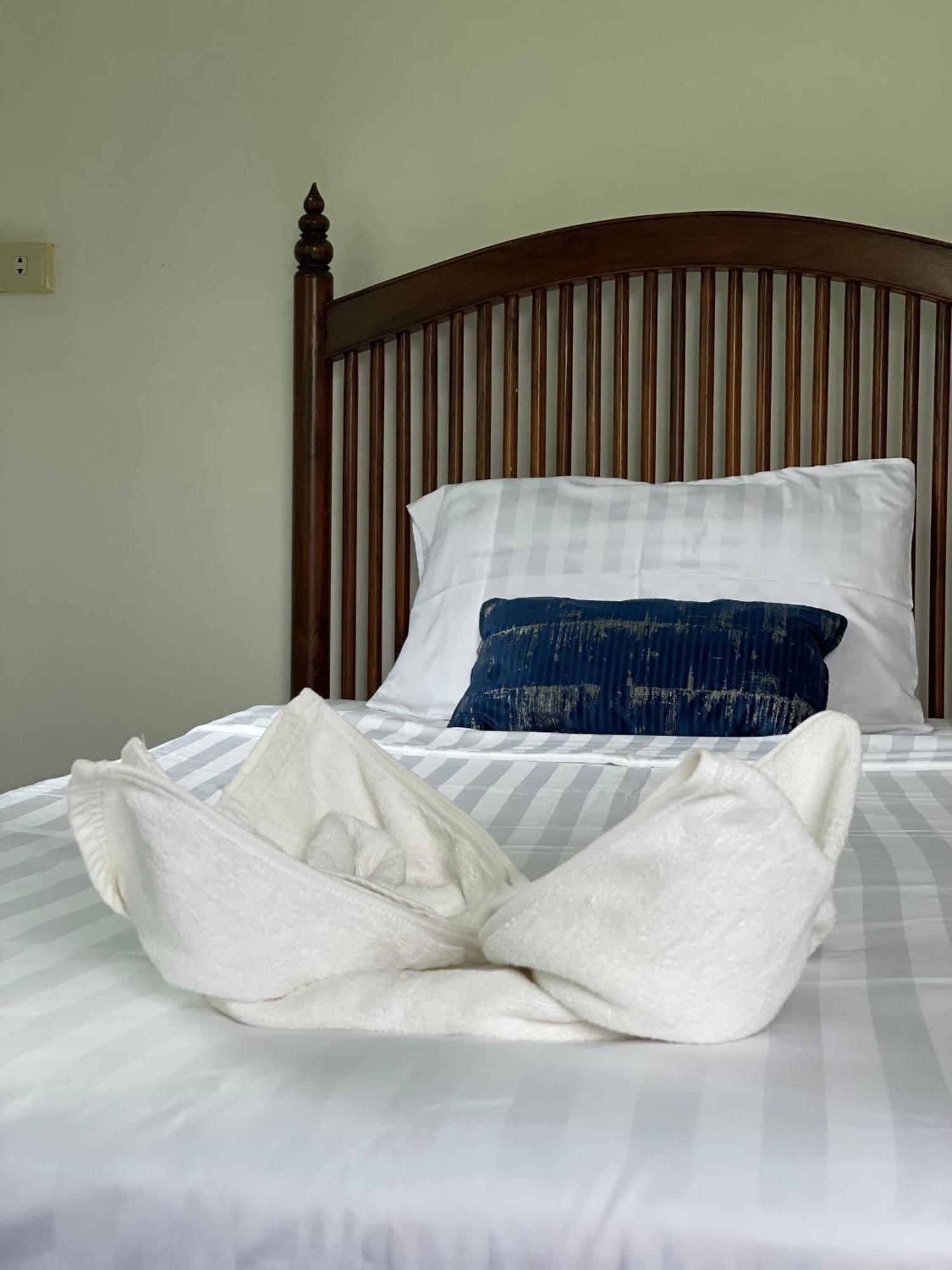 Sunrise Beach Villa Surat Thani Oda fotoğraf