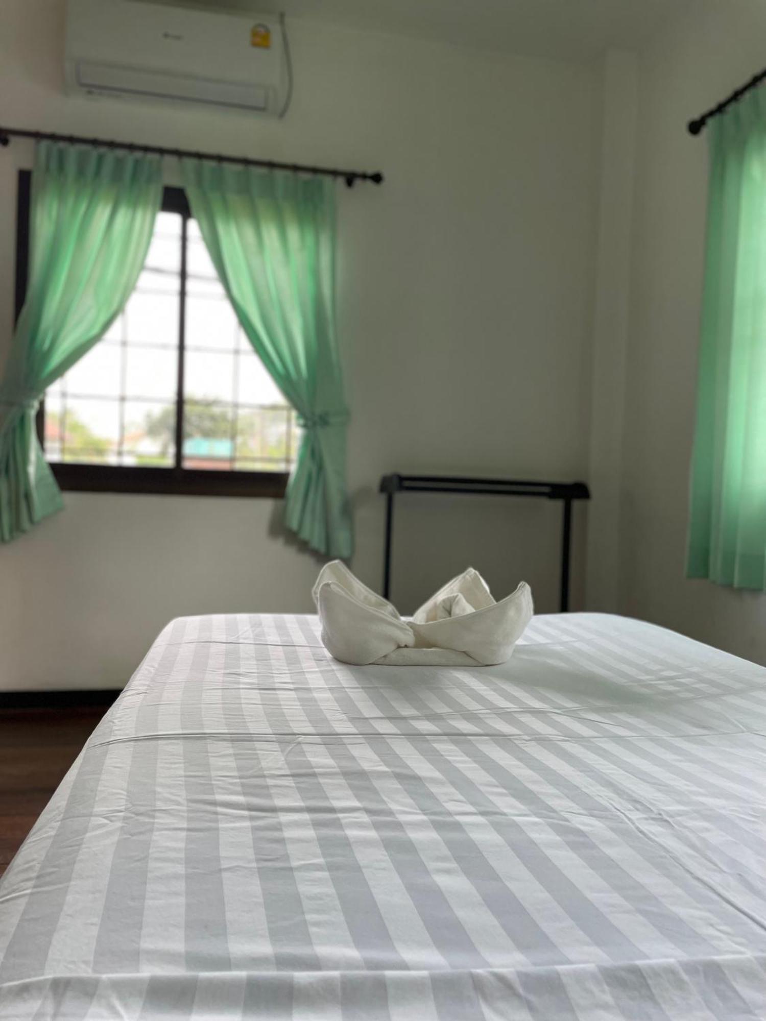 Sunrise Beach Villa Surat Thani Oda fotoğraf